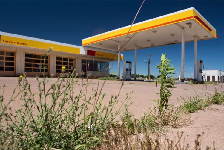 A shuttered Shell gas station at the intersection of Highway 54 and Broadway in Van Horn.